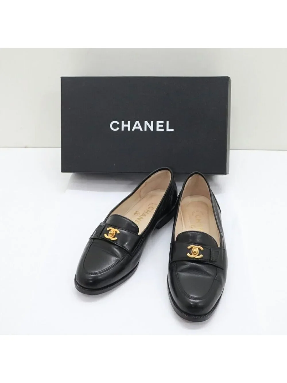 Chanel Turnlock Loafers Black CC Logo Pumps Shoes Heels 1.8 Leather